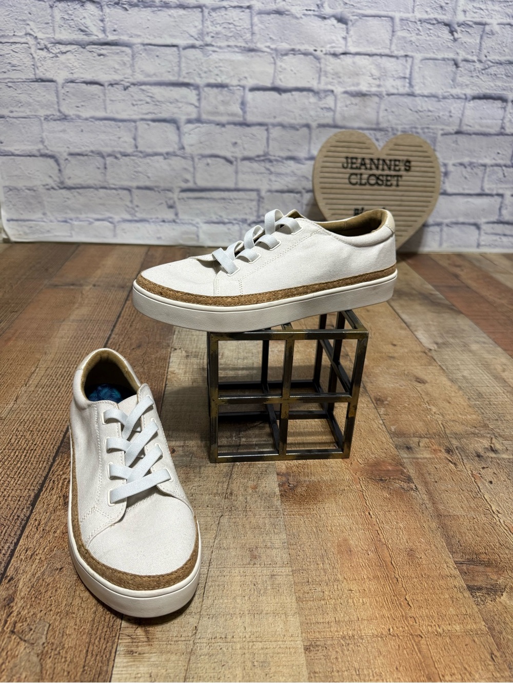Revitalign Waco shoe Company Hermosa White Lace-Up Sneakers, Size 11 D Womens